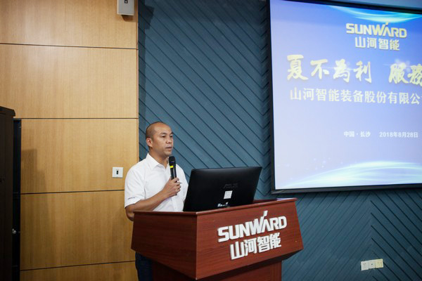 500多名挖掘机用户实地考察,为山河智能点赞!