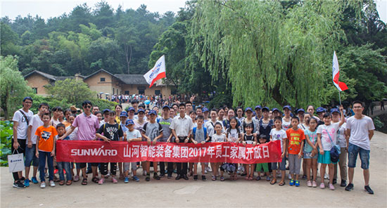 这个夏天,亲子玩转山河智能“三栖”装备