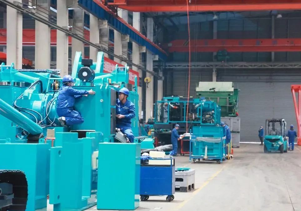 向着冲刺目标全力以赴!山河智能正式开工