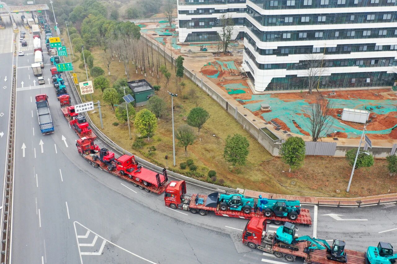 山河智能举行2026年正月系列发货仪式，过亿元设备奔赴全球